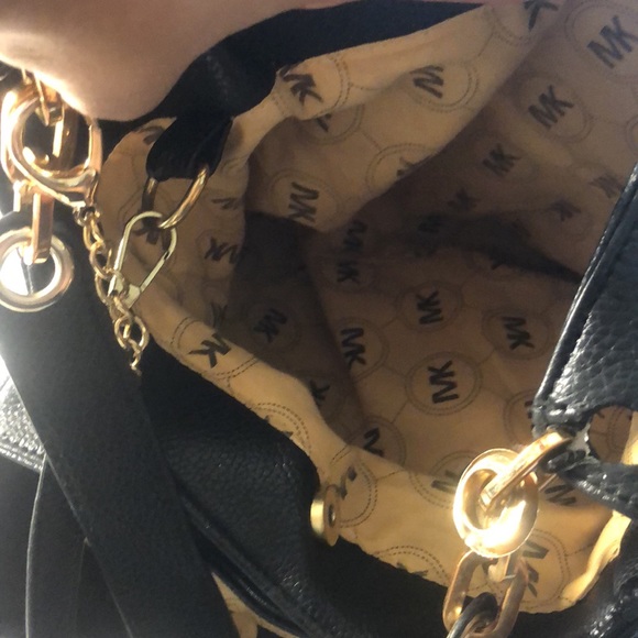 Michael Korea black purse. - Picture 11 of 16